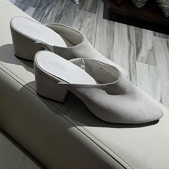 URBAN OUTFITTERS LEATHER SUEDE CHUNKY HEEL MULES… - Picture 3 of 8